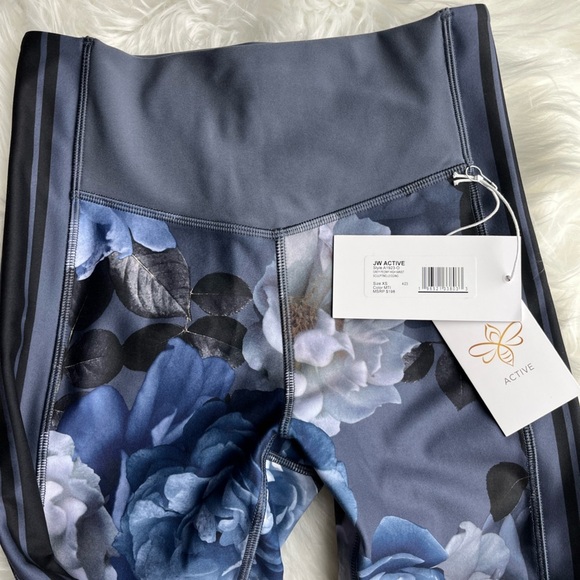 🆕 Johnny Was Active Women's XS Grey Peony Floral High Waist Sculpting Leggings - Picture 6 of 9
